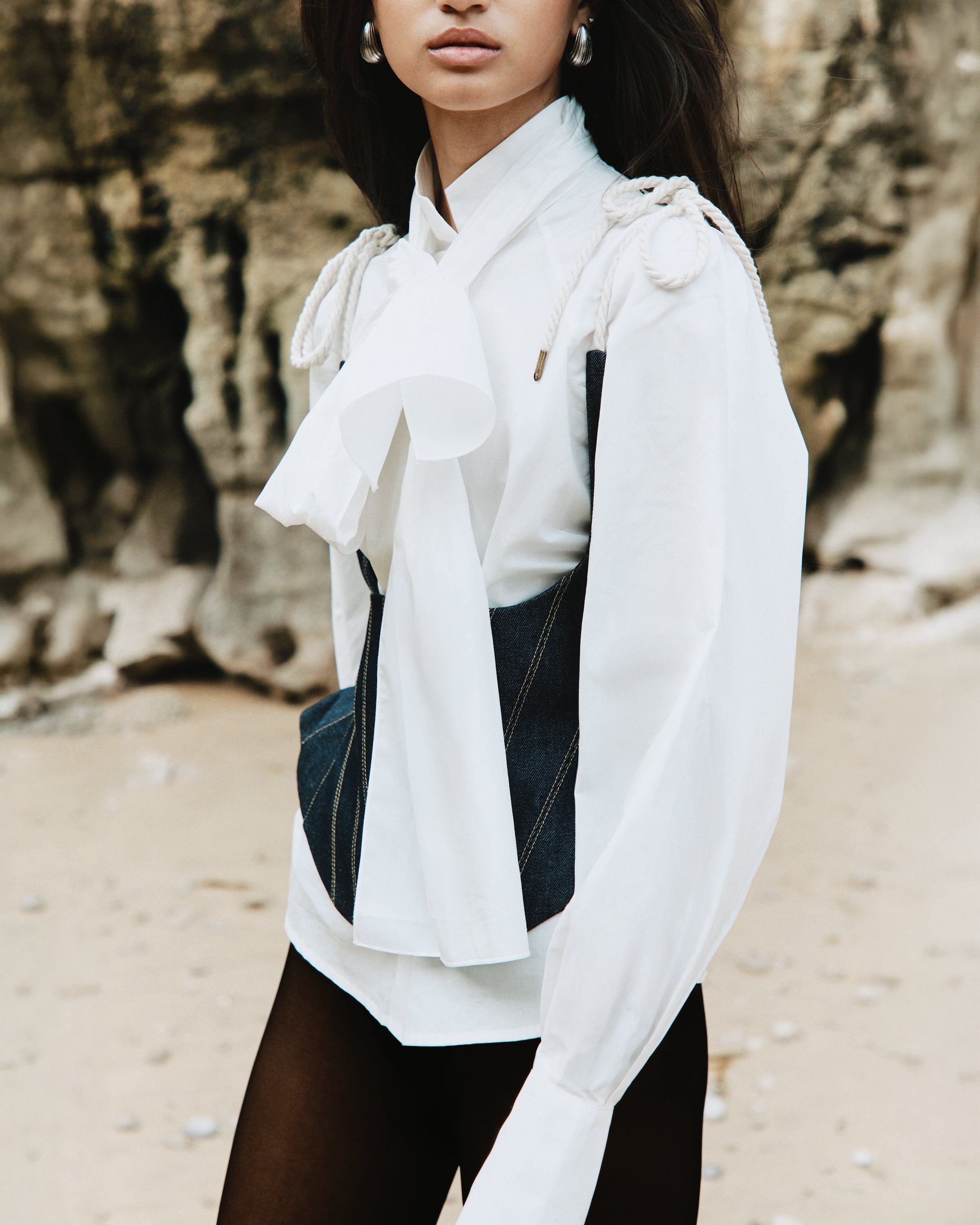 Lavallière-Tie Blouse