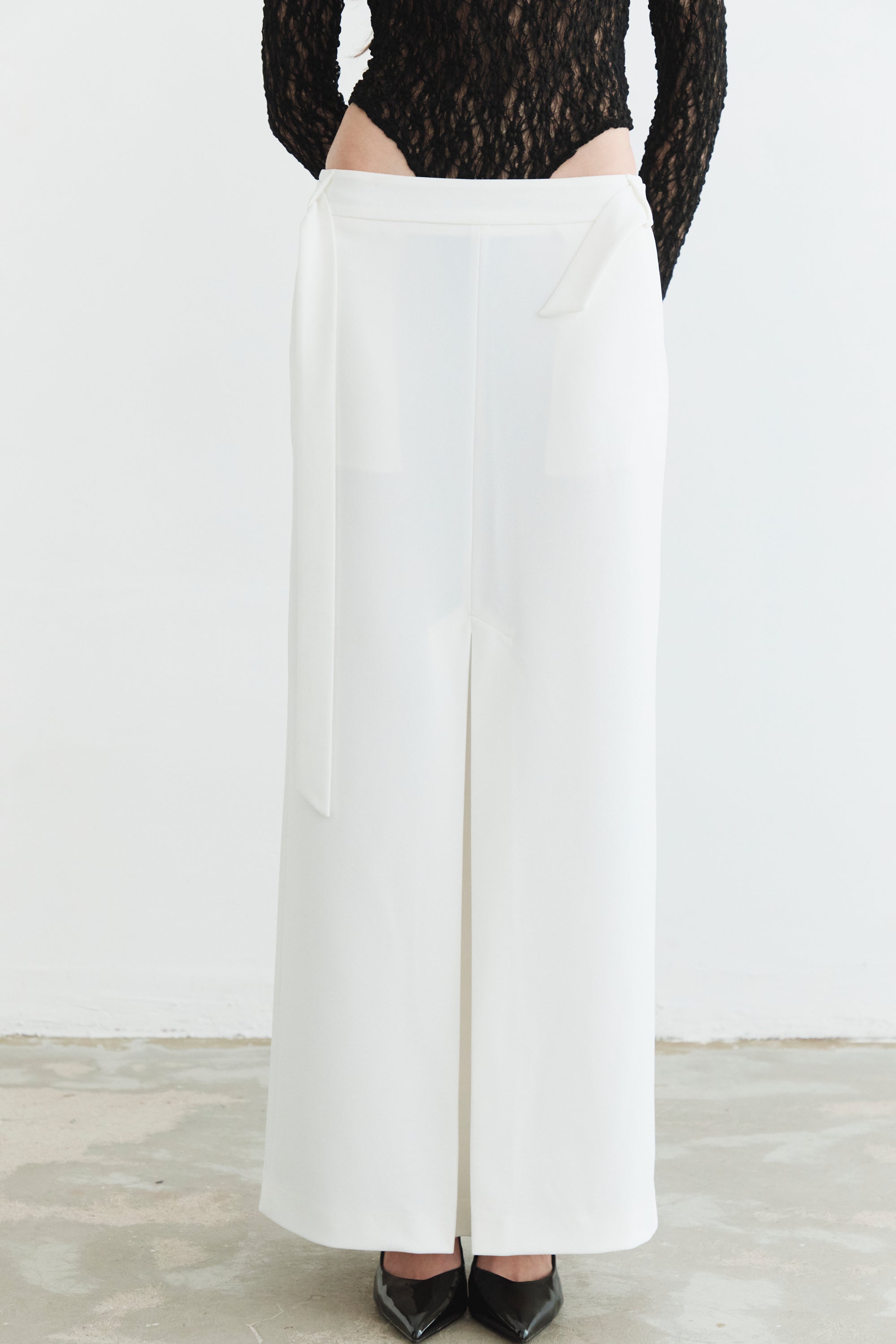 Tailored Front Slit Skirt
