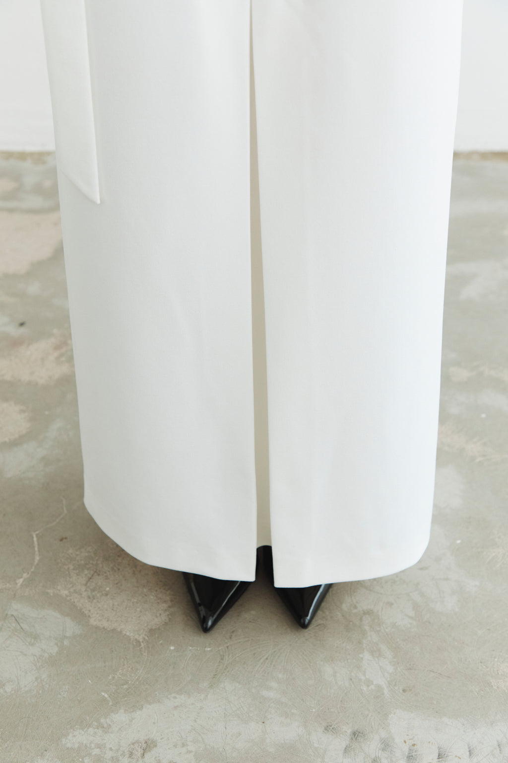 Tailored Front Slit Skirt