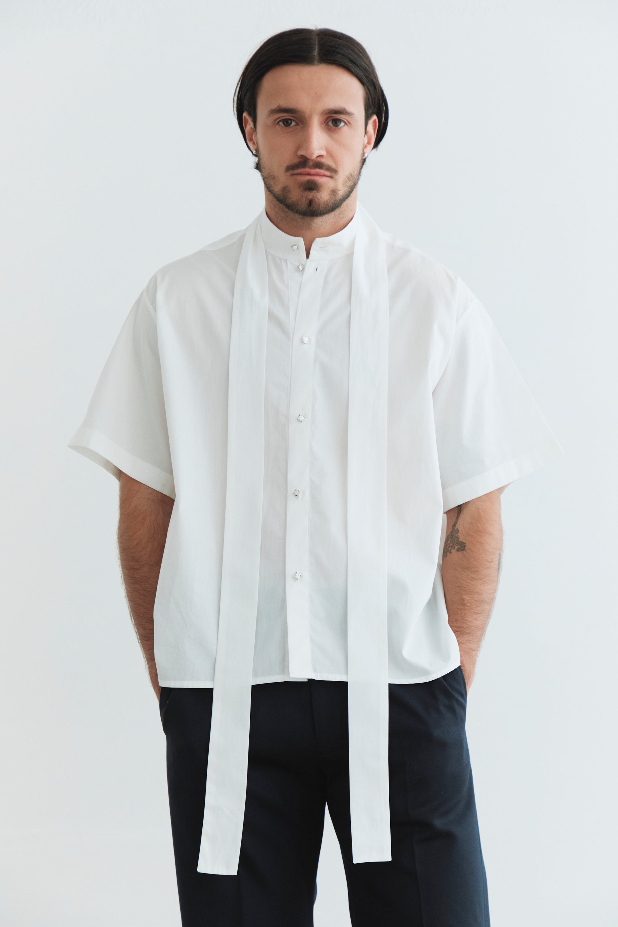 LONG-COLLAR SHIRT